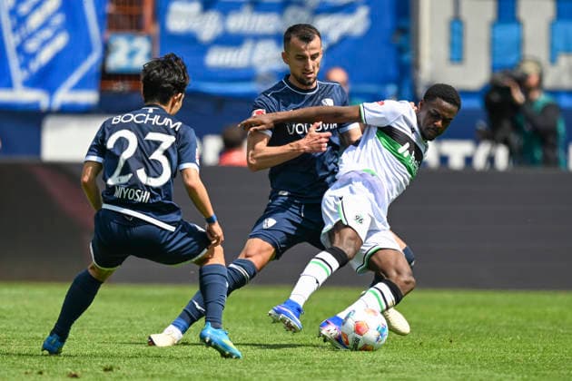 v li fighting for the ball Koji Miyoshi Bochum 23 Erhan Masovic Bochum 4 Noel Aseko Nkili Hannover 15 09 05 2026 ¢ Football ¢ VfL Bochum vs Hannover 96, Vonovia Ruhrstadion, Bochum, DFB DFL REGULATIONS PROHIBIT ANY USE OF PHOTOGRAPHS AS IMAGE SEQUENCES AND OR QUASI VIDEO Copyright: xpepphotox xHorstxMauelshagenx pep00321, pep_20260509_hm_354709
