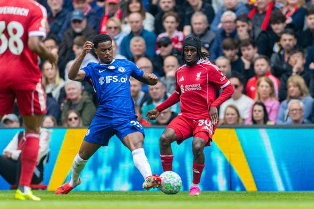 Football - FA Premier League - Liverpool FC v Chelsea FC LIVERPOOL, ENGLAND - Saturday, May 9, 2026: Liverpool s Jeremie Frimpong is challenged by Chelsea s Jorrel Hato (L) during the FA Premier League match between Liverpool FC and Chelsea FC at Anfield. (Photo by David Rawcliffe Propaganda) LIVERPOOL Anfield MERSEYSIDE ENGLAND  Copyright: xDavidxRawcliffex P2026-05-09-Liverpool_Chelsea-29