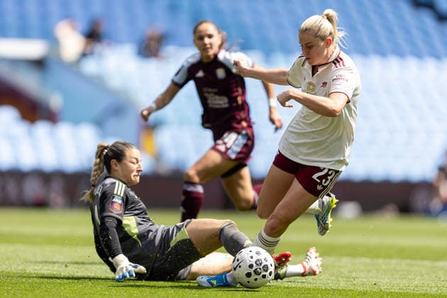 Aston Villa Women v Arsenal Women FC, Women s Super League GOAL scores 3-0 Arsenal Women forward Alessia Russo (23) scores during the Women s Super League match between Aston Villa Women and Arsenal Women FC at Villa Park, Birmingham, UK on 9 May 2026. Birmingham Villa Park West Midlands UK Editorial use only DataCo restrictions apply See www.football-dataco.com , Copyright: xManjitxNarotrax PSI-24225-0013