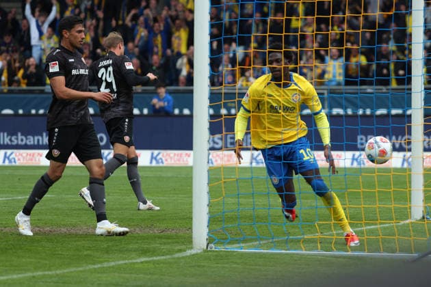 Braunschweig vs Dresden, 2 BL Braunschweig, 09 05 2026, Football, Men, 2 BL, Season 2025 2026, Eintracht Braunschweig vs FC Dynamo Dresden Faride Alidou Eintracht Braunschweig cheers after his goal for 2 0 DFL DFB REGULATIONS PROHIBIT ANY USE OF PHOTOGRAPHS as IMAGE SEQUENCES and or QUASI VIDEO Stadion an der Hamburger Straße Niedersachsen Germany