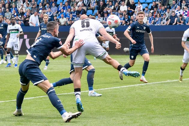 Maik Nawrocki Hannover 6 scores the goal to 0 1 09 05 2026 ¢ Football ¢ VfL Bochum vs Hannover 96, Vonovia Ruhrstadion, Bochum, DFB DFL REGULATIONS PROHIBIT ANY USE OF PHOTOGRAPHS AS IMAGE SEQUENCES AND OR QUASI VIDEO Copyright: xpepphotox xHorstxMauelshagenx pep00321, pep_20260509_hm_354918
