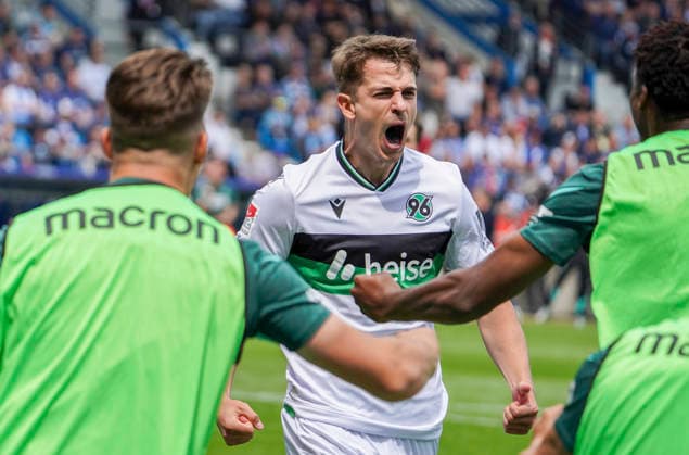 Germany Soccer 2 Bundesliga 2025 2026, Matchday 33 VfL Bochum vs Hannover 96 Vonovia Ruhrstadion Bochum Goal and goal celebration for Maik Nawrocki Hannover 96, 6 Bochum Copyright: xAymanxAlahmedx