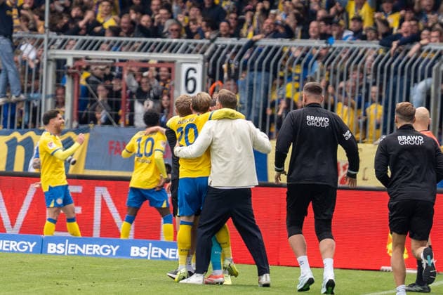 Germany Soccer, 2 Bundesliga, 33 Matchday 2025 26, Eintracht Braunschweig Dynamo Dresden on 09 05 in Braunschweig, Eintracht Stadion Goal to 2 0 Faride Alidou Eintracht Braunschweig 10 Cheers, joy, emotions, goal celebration Copyright: xSvenxHeidmannx