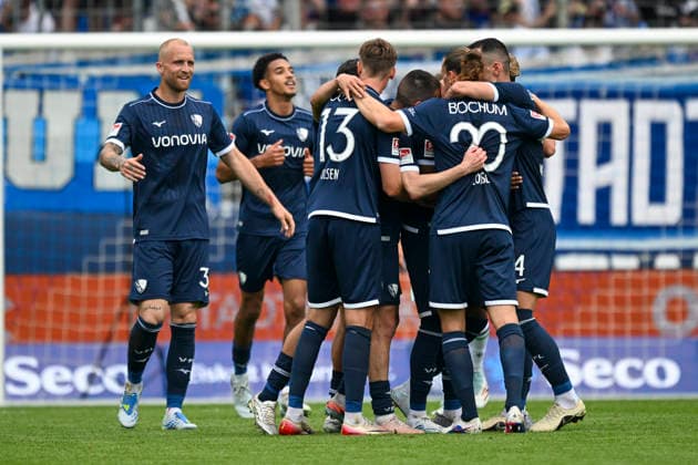 The team of Bochum jubilation joy emotion goal celebration goal scorer goal scorer Farid Alfa Ruprecht Bochum 29 09 05 2026 ¢ Football ¢ VfL Bochum vs Hannover 96, Vonovia Ruhrstadion, Bochum, DFB DFL REGULATIONS PROHIBIT ANY USE OF PHOTOGRAPHS AS IMAGE SEQUENCES AND OR QUASI VIDEO Copyright: xpepphotox xHorstxMauelshagenx pep00321, pep_20260509_hm_355065