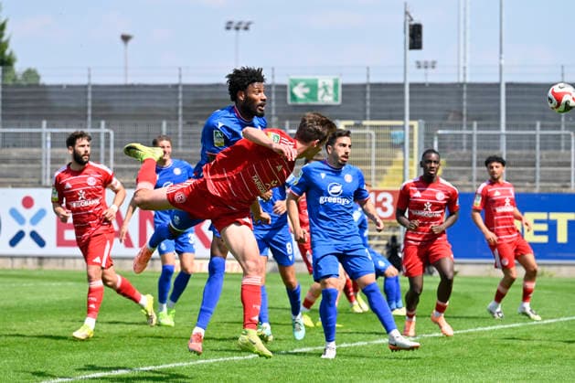 GER, Regionalliga West, 33. Spieltag, Fort. Düsseldorf U23 - Wuppertaler SV 09.05.2026, Düsseldorf , Paul-Janes-Stadion, GER, Regionalliga West, 33. Spieltag, Fort. Düsseldorf U23 - Wuppertaler SV DFB- Regionalliga West regulations prohibit any use of photographs as image sequences and or quasi-video im Bild das 1:0 durch Leo Mirgartz ( Fort. Düsseldorf 17 ) *** GER, Regionalliga West, 33 Matchday, Fort Düsseldorf U23 Wuppertaler SV 09 05 2026, Düsseldorf , Paul Janes Stadion, GER, Regionalliga West, 33 Matchday, Fort Düsseldorf U23 Wuppertaler SV DFB Regionalliga West regulations prohibit any use of photographs as image sequences and or quasi video in the picture the 1 0 by Leo Mirgartz Fort Düsseldorf 17 NordphotoxGmbHx xFreund nph00018