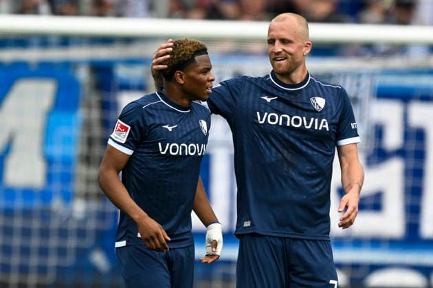 Alfa Ruprecht Bochum 29 cheers after the goal to 1 1 with Philipp Hofmann Bochum 33 09 05 2026 ¢ Football ¢ VfL Bochum vs Hannover 96, Vonovia Ruhrstadion, Bochum, DFB DFL REGULATIONS PROHIBIT ANY USE OF PHOTOGRAPHS AS IMAGE SEQUENCES AND OR QUASI VIDEO Copyright: xpepphotox xHorstxMauelshagenx pep00321, pep_20260509_hm_355086