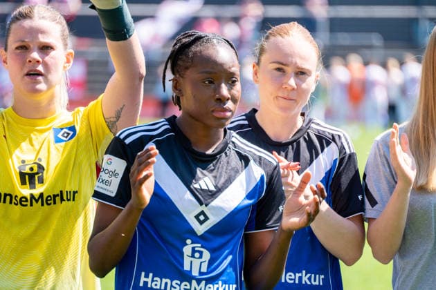 Germany Soccer Google Pixel Women Bundesliga 2025 2026 1 FC Köln vs Hamburger SV 25 Matchday Franz Kremer Stadium Cologne after the match Magou Doucoure Hamburger SV, 2 Lea Paulick Hamburger SV, 25 Anger, Emotions, Sadness Copyright: xOrhanxHabashx