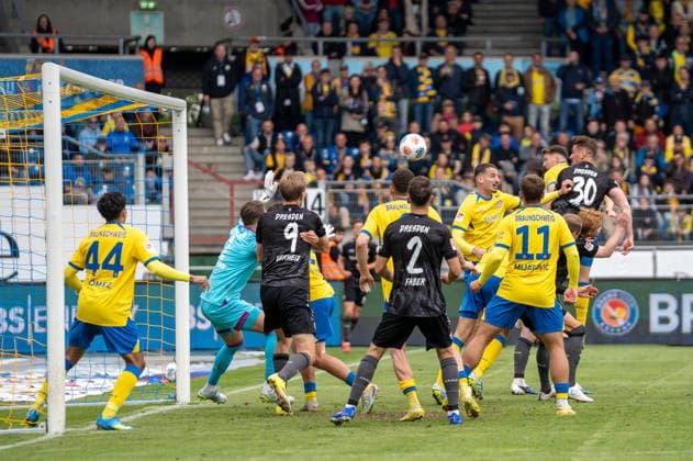 Germany Soccer, 2 Bundesliga, Matchday 33 2025 26, Eintracht Braunschweig Dynamo Dresden on 09 05 in Braunschweig, Eintracht Stadion Goal to 2 1 Stefan Kutschke Dynamo Dresden 30 Copyright: xSvenxHeidmannx