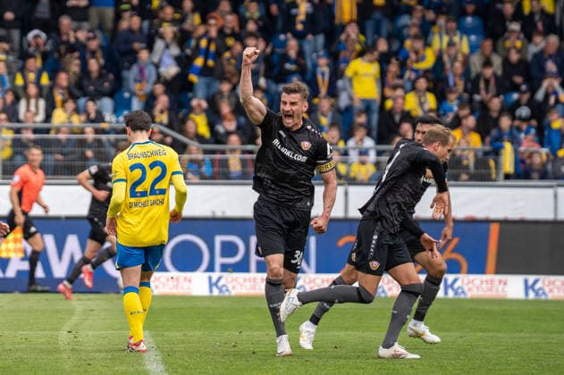 Germany Soccer, 2 Bundesliga, 33 Matchday 2025 26, Eintracht Braunschweig Dynamo Dresden on 09 05 in Braunschweig, Eintracht Stadion Goal to 2 1 Stefan Kutschke Dynamo Dresden 30 Cheers, joy, emotions, goal celebration Copyright: xSvenxHeidmannx