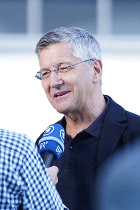 Herbert Hainer in an interview with BR ahead of the Google Pixel Womens Bundesliga match FC Bayern Munich Eintracht Frankfurt on 09 05 2026 Munich FC Bayern Campus Germany Germany