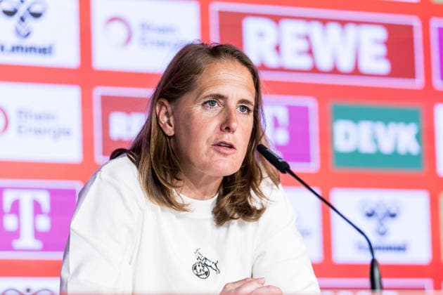 Google Pixel Frauen Bundesliga, 1 FC Köln Hamburger SV 09 05 2026 Britta Carlson Trainerin 1 FC Köln während der Pressekonferenz Google Pixel Frauen Bundesliga, 1 FC Köln Hamburger SV, Köln, Franz Kremer Stadion am 09 05 2026 DFB REGULATIONS PROHIBIT ANY USE OF PHOTOGRAPHS AS IMAGE SEQUENCES AND OR QUASI VIDEO Copyright: xBEAUTIFULxSPORTS Wunderlx