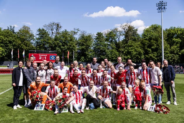 Google Pixel Women Bundesliga, 1 FC Köln Hamburger SV 09 05 2026 Group photo of the 1 FC Köln women after the farewell Google Pixel Women Bundesliga, 1 FC Köln Hamburger SV, Cologne, Franz Kremer Stadium on 09 05 2026 DFB REGULATIONS PROHIBIT ANY USE OF PHOTOGRAPHS AS IMAGE SEQUENCES AND OR QUASI VIDEO Copyright: xBEAUTIFULxSPORTS Wunderlx