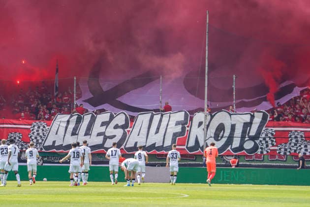 Germany Soccer 2 Bundesliga 2025 2026, 33 Matchday VfL Bochum vs Hannover 96 Vonovia Ruhrstadion Bochum Spectators, fans, stands, flag, banner, choreography, fan choreography, Bochum Copyright: xAymanxAlahmedx
