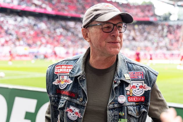 GER, Bundesliga, RB Leipzig - FC St. Pauli. 09.05.2026, Red Bull Arena, Leipzig, GER, Bundesliga, RB Leipzig - FC St. Pauli. Ralf Rangnick, ehemaliger Trainer von RB Leipzig in einer Fanjacke Â *** GER, Bundesliga, RB Leipzig FC St Pauli 09 05 2026, Red Bull Arena, Leipzig, GER, Bundesliga, RB Leipzig FC St Pauli Ralf Rangnick, former coach of RB Leipzig in a fan jacket Â nordphotoxGmbHxx xAlexanderxTrienitz nph00051