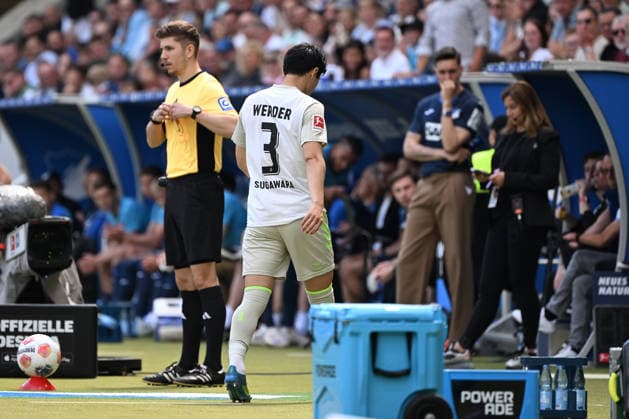09.05.2026, xjhx, Fussball 1.Bundesliga, TSG 1899 Hoffenheim - SV Werder Bremen v.l. Yukinari Sugawara (SV Werder Bremen) nach dem Platzverweis rote Karte (DFL DFB REGULATIONS PROHIBIT ANY USE OF PHOTOGRAPHS as IMAGE SEQUENCES and or QUASI-VIDEO) Sinsheim *** 09 05 2026, xjhx, Soccer 1 Bundesliga, TSG 1899 Hoffenheim SV Werder Bremen v l Yukinari Sugawara SV Werder Bremen after sending off red card DFL DFB REGULATIONS PROHIBIT ANY USE OF PHOTOGRAPHS as IMAGE SEQUENCES and or QUASI VIDEO Sinsheim