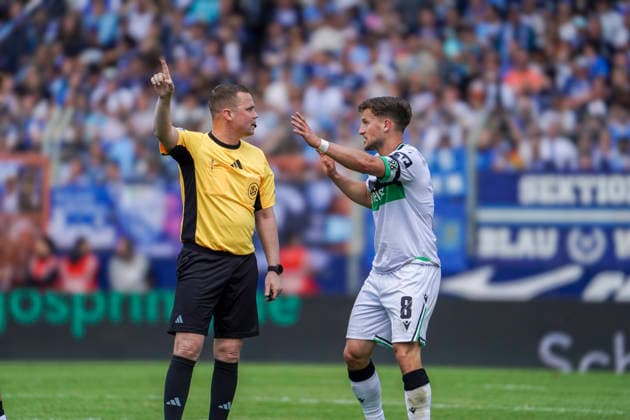 Germany Soccer 2 Bundesliga 2025 2026, Matchday 33 VfL Bochum vs Hannover 96 Vonovia Ruhrstadion Bochum Referee Dr Robert Kampka Enzo Leopold Hannover 96, 8 Bochum Copyright: xAymanxAlahmedx