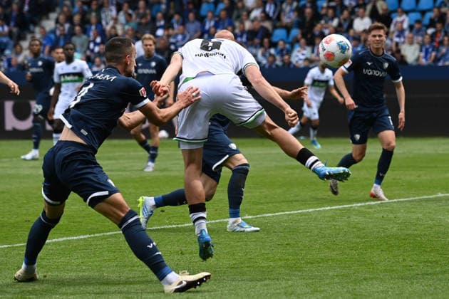 Maik NAWROCKI Hannover 96 scores the goal to 0 1 by header, Soccer 2 Bundesliga, Matchday 33, VfL Bochum BO Hannover 96 1 1 on 09 05 2026 at Vonovia Ruhrstadion Bochum Germany DFL regulations prohibit any use of photographs as image sequences and or quasi video Â
