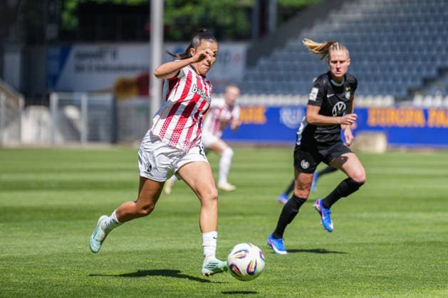 Google Pixel Womens Bundesliga SC Freiburg vs VfL Wolfsburg, 09 05 2026 Leela Egli SC Freiburg, 20 on the ball Google Pixel Womens Bundesliga SC Freiburg vs VfL Wolfsburg, Dreisamstadion, 09 05 2026 DFB DFL REGULATIONS PROHIBIT ANY USE OF PHOTOGRAPHS AS IMAGE SEQUENCES AND OR QUASI VIDEO Copyright: xBEAUTIFULxSPORTS Boscox