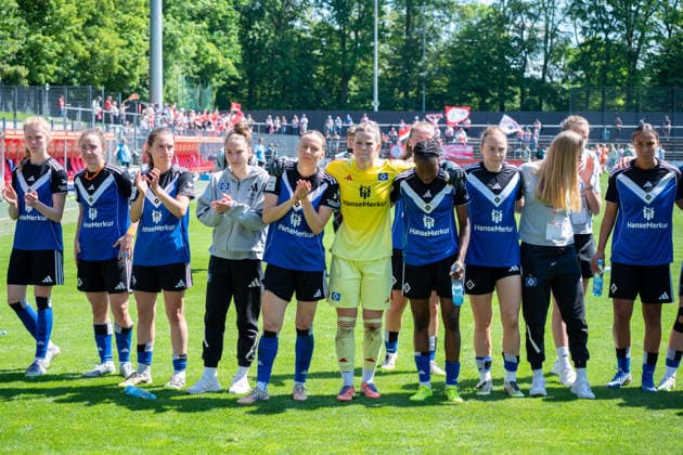 Germany Soccer Google Pixel Women Bundesliga 2025 2026 1 FC Köln vs Hamburger SV 25 Matchday Franz Kremer Stadium Cologne after the match Lea Paulick Hamburger SV, 25 Magou Doucoure Hamburger SV, 2 Melanie Brunnthaler Hamburger SV,11 Defeated Copyright: xOrhanxHabashx