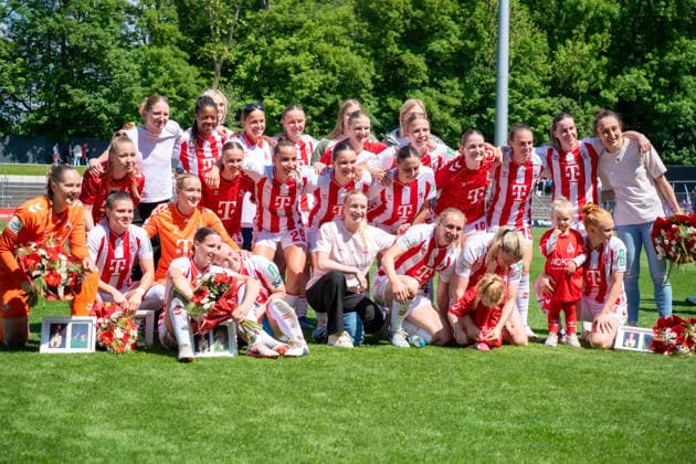 Germany Soccer Google Pixel Womens Bundesliga 2025 2026 1 FC Köln vs Hamburger SV 25 Matchday Franz Kremer Stadion Köln Team picture, Last home match Lisa Schmitz 1 FC Köln, 1 Sandra Jessen 1 FC Köln, 6 Adriana Achcinska 1 FC Köln, 9 Marina Hegering 1 FC Köln, 33 Weronika Zawistowska 1 FC Köln, 10 Copyright: xOrhanxHabashx
