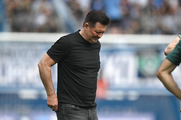 Coach Christian TITZ Hannover 96 Enttaeuschung, enttaeuscht, Frust, niedergeschlagen, Fußball 2 Bundesliga, 33 Spieltag, VfL Bochum BO Hannover 96 1 1 am 09 05 2026 im Vonovia Ruhrstadion Bochum Deutschland DFL regulations prohibit any use of photographs as image sequences and or quasi video Â