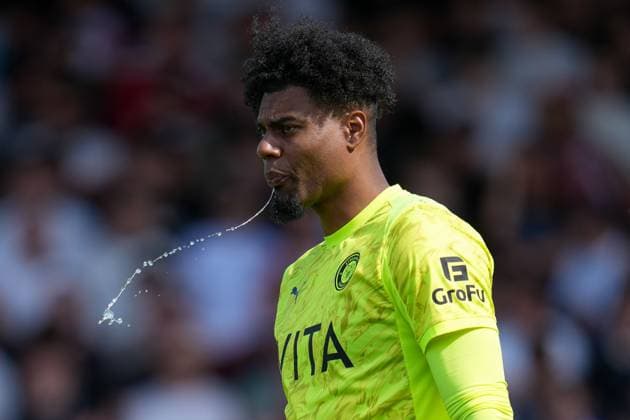 Stockport County Goalkeeper Corey Addai Stevenage v Stockport County, EFL Sky Bet League One, Play-Off Semi Final, First Leg, Football, Lamex Stadium, Stevenage, UK - 09 May 2026Stevenage Lamex Stadium United Kingdom EDITORIAL USE ONLY No use with unauthorised audio, video, data, fixture lists, club league logos or live services. Online in-match use limited to 120 images, no video emulation. No use in betting, games or single club league player publications.  Copyright: xJoexToth Shutterstockx 16861721x