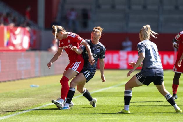 Giulia Gwinn FC Bayern Muenchen, 07 with ball with Lisanne Graewe Eintracht Frankfurt, 08 and Nina Luehrssen Eintracht Frankfurt, 11 , GER, FC Bayern Muenchen vs Eintracht Frankfurt, Football, Google Pixel Womens Bundesliga, 25 Matchday, Season 2025 2026, 09 05 2026, DFL DFB REGULATIONS PROHIBIT ANY USE OF PHOTOGRAPHS as IMAGE SEQUENCES and or QUASI VIDEO, GER, FC Bayern Muenchen vs Eintracht Frankfurt, Football, Google Pixel Womens Bundesliga, 25 Matchday, Season 2025 2026, 09 05 2026 Muenchen Copyright: xEibner-Pressefoto JennixMaulx EP_JML