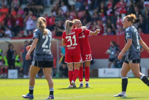 Celebration for the goal to 1 0 by Arianna Caruso FC Bayern Muenchen, 27 , with Georgia Stanway FC Bayern Muenchen, 31 , GER, FC Bayern Muenchen vs Eintracht Frankfurt, Soccer, Google Pixel Womens Bundesliga, 25 Matchday, Season 2025 2026, 09 05 2026, DFL DFB REGULATIONS PROHIBIT ANY USE OF PHOTOGRAPHS as IMAGE SEQUENCES and or QUASI VIDEO, GER, FC Bayern Muenchen vs Eintracht Frankfurt, Football, Google Pixel Womens Bundesliga, 25 Matchday, Season 2025 2026, 09 05 2026 Muenchen Copyright: xEibner-Pressefoto JennixMaulx EP_JML