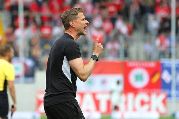 Regionalliga West: Rot-Weiß Oberhausen - Borussia Mönchengladbach II ** NUR FÜR REDAKTIONELLE ZWECKE ** EDITORIAL USE ONLY **<p>Trainer Oliver Kirch RWO - Borussia Mönchengladbach II Ort: Oberhausen, Stadion Niederrhein Datum: 09.05.2026 Deutschland NRW Oberhausen Copyright: MichaxKorb *** Regionalliga West Rot Weiß Oberhausen Borussia Mönchengladbach II FOR EDITORIAL PURPOSES ONLY p Coach Oliver Kirch RWO Borussia Mönchengladbach II Location Oberhausen, Stadion Niederrhein Date 09 05 2026 Germany NRW Oberhausen Copyright MichaxKorb Copyright: MichaxKorb doc85rsoq46n011c4qrhl4u ,EDITORIAL USE ONLY