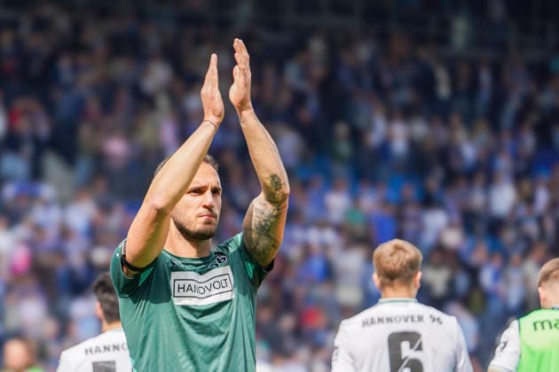 Germany Soccer 2 Bundesliga 2025 2026, 33 Matchday VfL Bochum vs Hannover 96 Vonovia Ruhrstadion Bochum Portrait photo, portrait, single shot, portrait Virgil GhiÅ£Äƒ Virgil Ghita Hannover 96, 5 Bochum Copyright: xAymanxAlahmedx