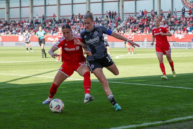 09 05 2026, xgrfx, Soccer Google Pixel Women Bundesliga, FC Bayern Muenchen Eintracht Frankfurt v l Klara Bühl FC Bayern München , Laura Freigang Eintracht Frankfurt DFL DFB REGULATIONS PROHIBIT ANY USE OF PHOTOGRAPHS as IMAGE SEQUENCES and or QUASI VIDEO Muenchen