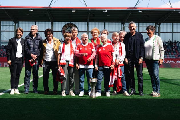 Munich, Germany 9th May 2026: FC Bayern Frauen celebrating 50 Years of Championship the Google Pixel Frauen Bundesliga game between FC Bayern München and Eintracht Frankfurt at FC Bayern Campus on May 9th, 2026 in Munich, Germany (Leonie Kiehl SPP) Copyright: xLeoniexKiehlx xSPPx spp-en-LeKiSp-SPP26_Leonie_20032026-1-17