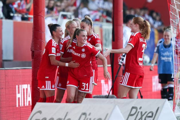 Celebration for the 2-0 goal by Pernille Harder FC Bayern Muenchen, 21 , GER, FC Bayern Muenchen vs Eintracht Frankfurt, Soccer, Google Pixel Womens Bundesliga, 25 Matchday, Season 2025 2026, 09 05 2026, DFL DFB REGULATIONS PROHIBIT ANY USE OF PHOTOGRAPHS as IMAGE SEQUENCES and or QUASI VIDEO, GER, FC Bayern Muenchen vs Eintracht Frankfurt, Football, Google Pixel Frauen Bundesliga, 25 Spieltag, Saison 2025 2026, 09 05 2026 Muenchen Copyright: xEibner-Pressefoto JennixMaulx EP_JML