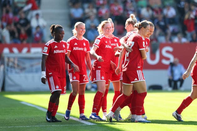 Celebration for the 2-0 goal by Pernille Harder FC Bayern Muenchen, 21 , GER, FC Bayern Muenchen vs Eintracht Frankfurt, Soccer, Google Pixel Womens Bundesliga, 25 Matchday, Season 2025 2026, 09 05 2026, DFL DFB REGULATIONS PROHIBIT ANY USE OF PHOTOGRAPHS as IMAGE SEQUENCES and or QUASI VIDEO, GER, FC Bayern Muenchen vs Eintracht Frankfurt, Football, Google Pixel Frauen Bundesliga, 25 Spieltag, Saison 2025 2026, 09 05 2026 Muenchen Copyright: xEibner-Pressefoto JennixMaulx EP_JML