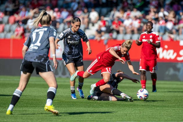 Linda Dallmann 10 FC Bayern in action at the Google Pixel Womens Bundesliga match FC Bayern Munich Eintracht Frankfurt on 09 05 2026 Munich FC Bayern Campus Germany Germany Germany