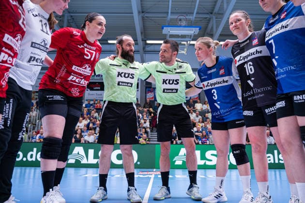 HSG Blomberg Lippe GER vs Thueringer HC GER Handball, 1 Handball Bundesliga Women, Semifinal, Match 3, 9 5 2026, Season 2025 2026, Blomberg Josefine Hanfland Thueringer HC, 57 , Marcus Hurst Referee and Mirko Krag Referee , Laura Rueffieux HSG Blomberg Lippe, 03 , Melanie Veith HSG Blomberg Lippe, 16 before the match Blomberg Sporthalle an der Ulmenallee Germany