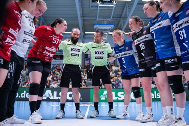 HSG Blomberg Lippe GER vs Thueringer HC GER Handball, 1 Handball Bundesliga Women, Semifinal, Match 3, 9 5 2026, Season 2025 2026, Blomberg Laura Kuske Thueringer HC, 11 , Josefine Hanfland Thueringer HC, 57 , Marcus Hurst referee and Mirko Krag referee , Laura Rueffieux HSG Blomberg Lippe, 03 , Melanie Veith HSG Blomberg Lippe, 16 , Diana Magnusdottir HSG Blomberg Lippe, 07 before the match Blomberg Sporthalle an der Ulmenallee Germany