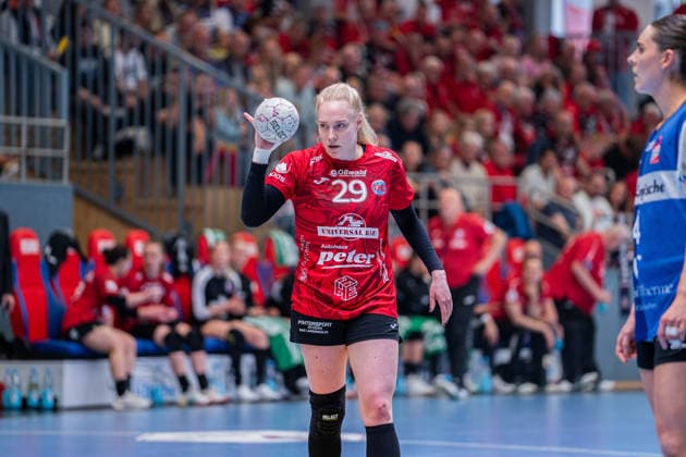 HSG Blomberg Lippe GER vs Thueringer HC GER Handball, 1 Handball Bundesliga Women, Semifinal, Game 3, 9 5 2026, Season 2025 2026, Blomberg Johanna Reichert Thueringer HC, 29 before a 7 meter throw Blomberg Sporthalle an der Ulmenallee Germany