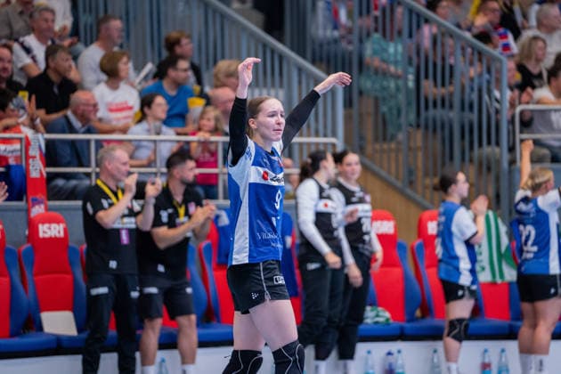 HSG Blomberg Lippe GER vs Thueringer HC GER Handball, 1 Handball Bundesliga Women, Semifinal, Game 3, 9 5 2026, Season 2025 2026, Blomberg Nieke Kuehne HSG Blomberg Lippe, 09 motivates her teammates Blomberg Sporthalle an der Ulmenallee Germany