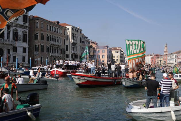 May 9, 2026, Venezia, Italy, Italy: Celebrations by Venezia FC and its fans after winning the Serie BKT championship and securing promotion to Serie A on 9 May, 2026, Venezia, Italy Venezia Italy - ZUMAr199 20260509_zsp_r199_001 Copyright: xMattiaxRadonix