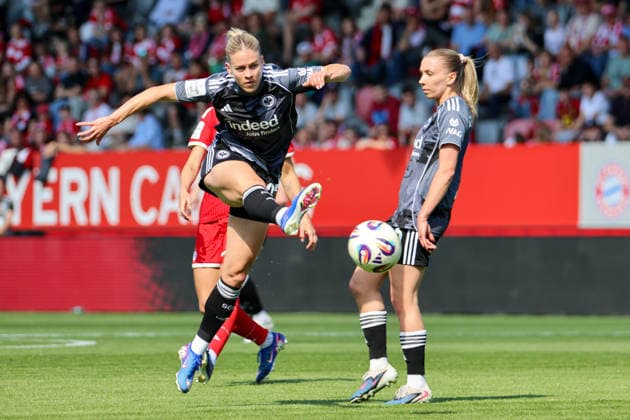 Munich, Germany 09 May 2026 1 Womens Bundesliga 25 Matchday FC Bayern Munich vs Eintracht Frankfurt In the picture from left Nadine Riesen SGE and Elisa Senß Senss SGE Copyright: HMBxMedia MadeleinexFantini