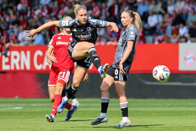 Munich, Germany 09 May 2026 1 Womens Bundesliga 25 Matchday FC Bayern Munich vs Eintracht Frankfurt In the picture from left Nadine Riesen SGE and Elisa Senß Senss SGE Copyright: HMBxMedia MadeleinexFantini