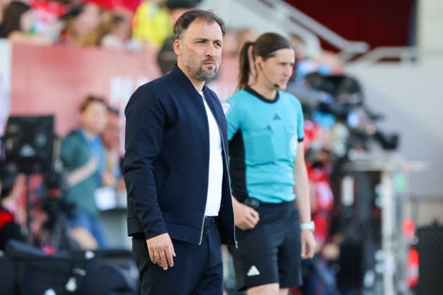 Munich, Germany 09 May 2026 1 Womens Bundesliga 25 Matchday FC Bayern Munich vs Eintracht Frankfurt In the picture Coach Jose Bacala FCB Copyright: HMBxMedia MadeleinexFantini