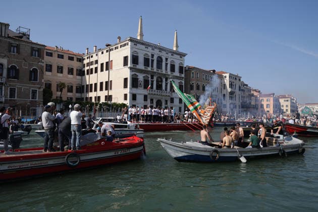 May 9, 2026, Venezia, Italy, Italy: Celebrations by Venezia FC and its fans after winning the Serie BKT championship and securing promotion to Serie A on 9 May, 2026, Venezia, Italy Venezia Italy - ZUMAr199 20260509_zsp_r199_003 Copyright: xMattiaxRadonix