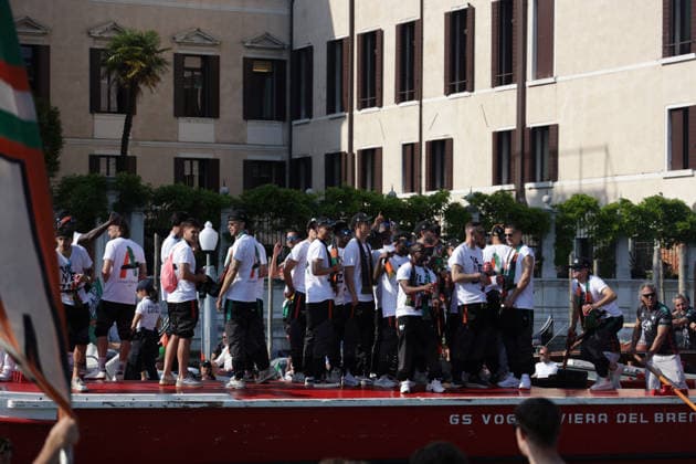 May 9, 2026, Venezia, Italy, Italy: Celebrations by Venezia FC and its fans after winning the Serie BKT championship and securing promotion to Serie A on 9 May, 2026, Venezia, Italy Venezia Italy - ZUMAr199 20260509_zsp_r199_004 Copyright: xMattiaxRadonix