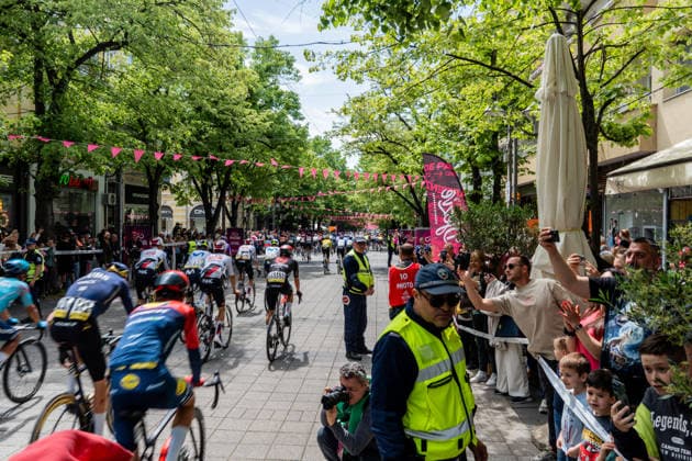 109th Giro d Italia 2026 - Stage 2 Pro cyclists start the second stage of the 109th Giro d Italia in Burgas, Bulgaria, on May 9, 2026. Burgas Bulgaria  Copyright: xHristoxRusevx originalFilename:rusev-notitle260509_npskx.jpg