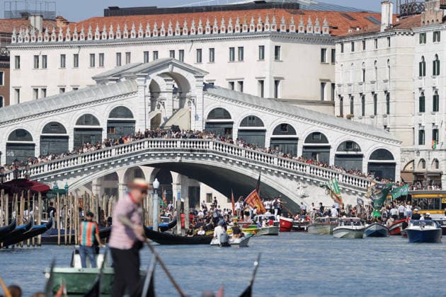 May 9, 2026, Venezia, Italy, Italy: Celebrations by Venezia FC and its fans after winning the Serie BKT championship and securing promotion to Serie A on 9 May, 2026, Venezia, Italy Venezia Italy - ZUMAr199 20260509_zsp_r199_018 Copyright: xMattiaxRadonix