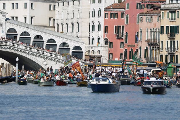 May 9, 2026, Venezia, Italy, Italy: Celebrations by Venezia FC and its fans after winning the Serie BKT championship and securing promotion to Serie A on 9 May, 2026, Venezia, Italy Venezia Italy - ZUMAr199 20260509_zsp_r199_019 Copyright: xMattiaxRadonix