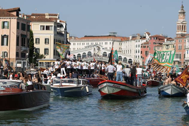 May 9, 2026, Venezia, Italy, Italy: Celebrations by Venezia FC and its fans after winning the Serie BKT championship and securing promotion to Serie A on 9 May, 2026, Venezia, Italy Venezia Italy - ZUMAr199 20260509_zsp_r199_026 Copyright: xMattiaxRadonix
