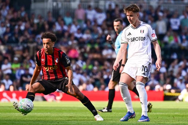 Fulham FC v AFC Bournemouth, Premier League AFC Bournemouth midfielder Tyler Adams (12) Controls the ball under pressure from Fulham midfielder Tom Cairney (10) during the Premier League match between Fulham FC and AFC Bournemouth at Craven Cottage, London, UK on 9 May 2026. London Craven Cottage Greater London UK Editorial use only DataCo restrictions apply See www.football-dataco.com , Copyright: xDennisxGoodwinx PSI-24220-0053